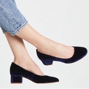 madewell ELLA blue velvet pumps